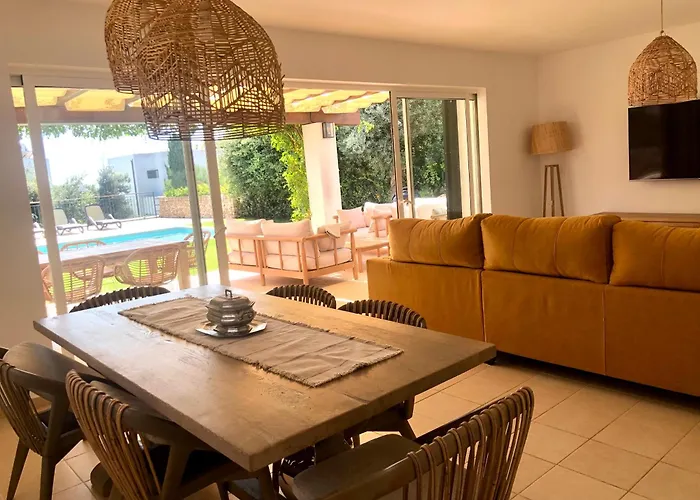 Villa Roures 13 Con Piscina Privada Y Ac *